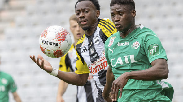 Bild zeigt Mahamadou Diarra (Wattens) and George Bello (LASK)