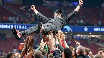 © David Rodriguez Bild zeigt Trainer Jürgen Klopp (Liverpool) mit seinen Spielern.