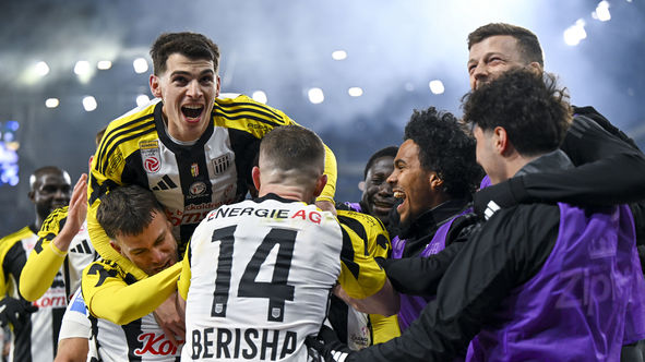 Bild zeigt the rejoicing of LASK